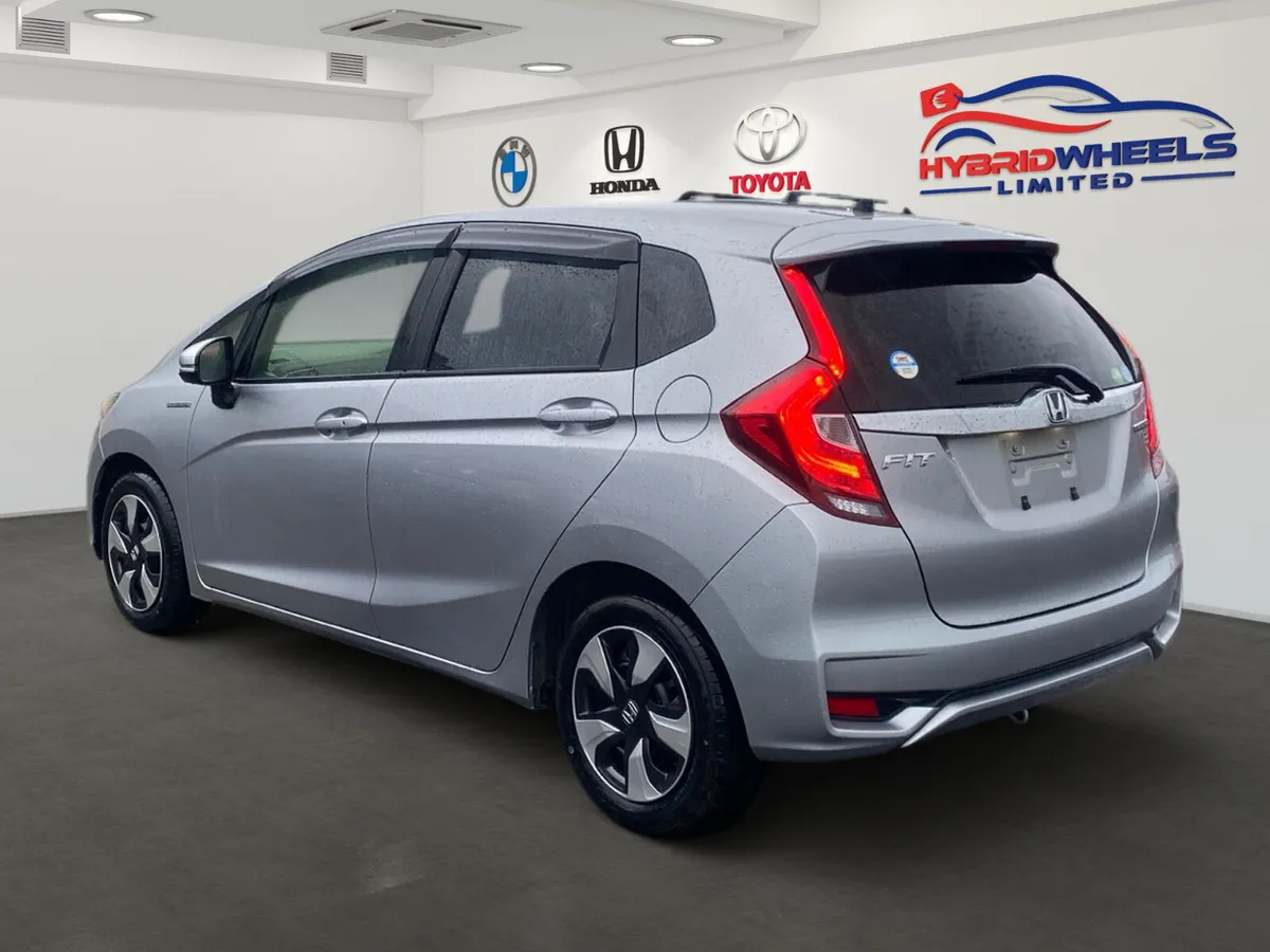 Honda Fit 2018 Hybrid - 95k Km only - Image 3