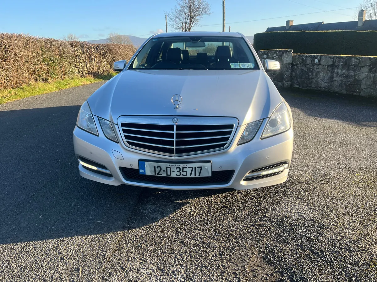 Mercedes-Benz E-Class 2012 - Image 2
