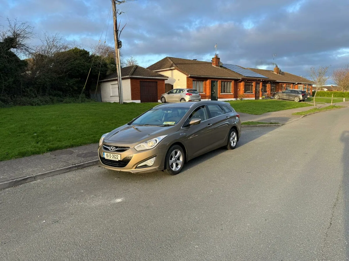 HYUNDAI I40 Estate 2015, NCT&TAX - Image 2