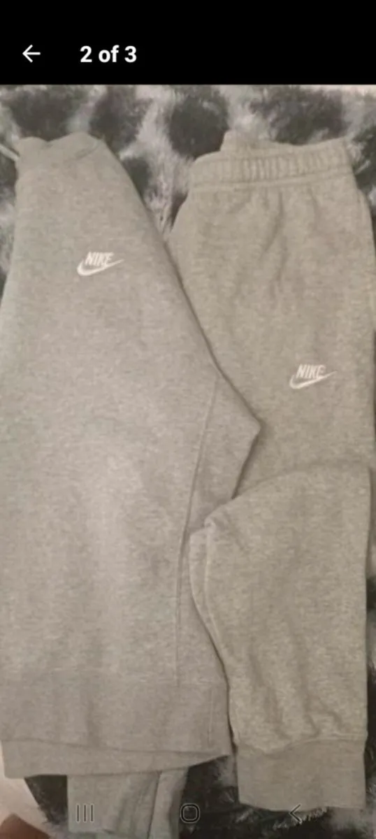 Nike tracksuit - Image 2