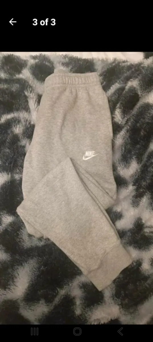 Nike tracksuit - Image 3