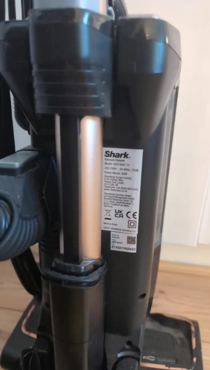 Shark Upright Anti-Hair Wrap Pets Vacuum - Image 2