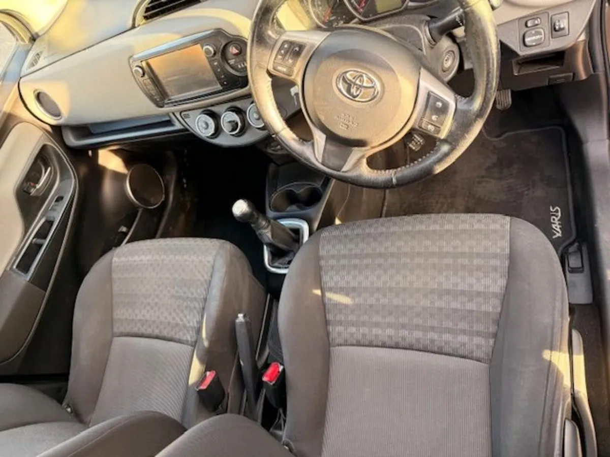 2017 Toyota Yaris  nct 03/27 tax 03.26/ €6900 - Image 3