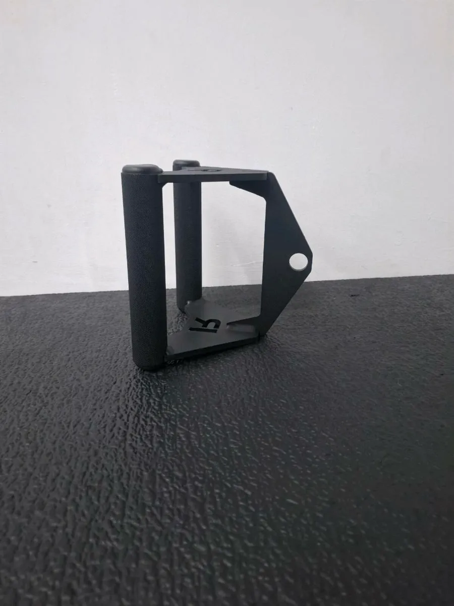 Rogue Grip Triangle – Heavy Duty 7-Gauge Steel - Image 3