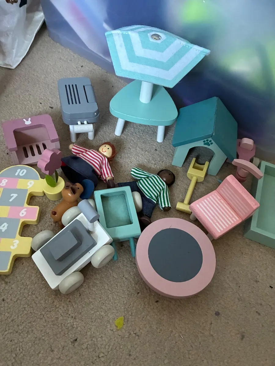 Dolls House Furniture