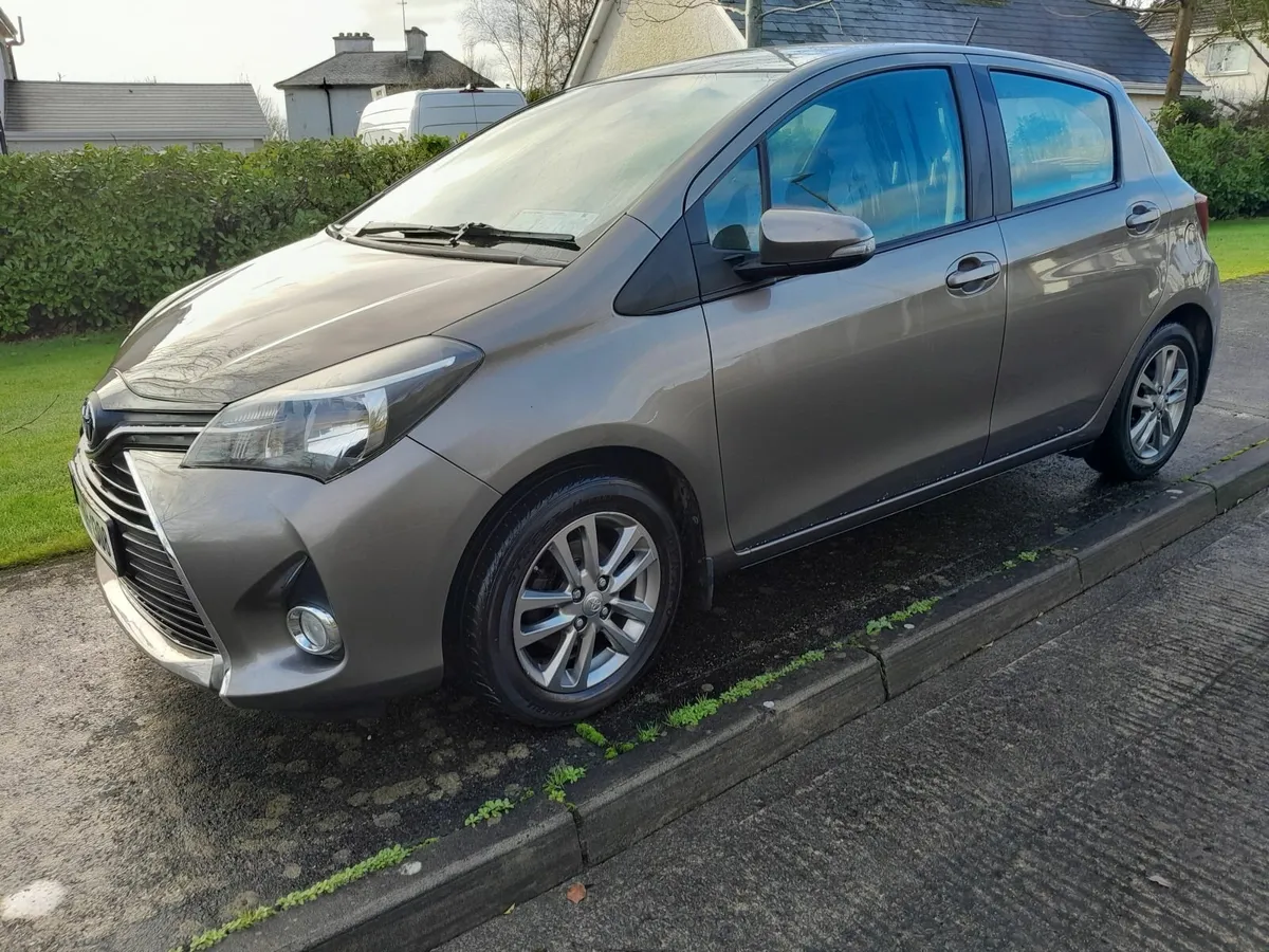 2017 Toyota Yaris  nct 03/27 tax 03.26/ €6900 - Image 1