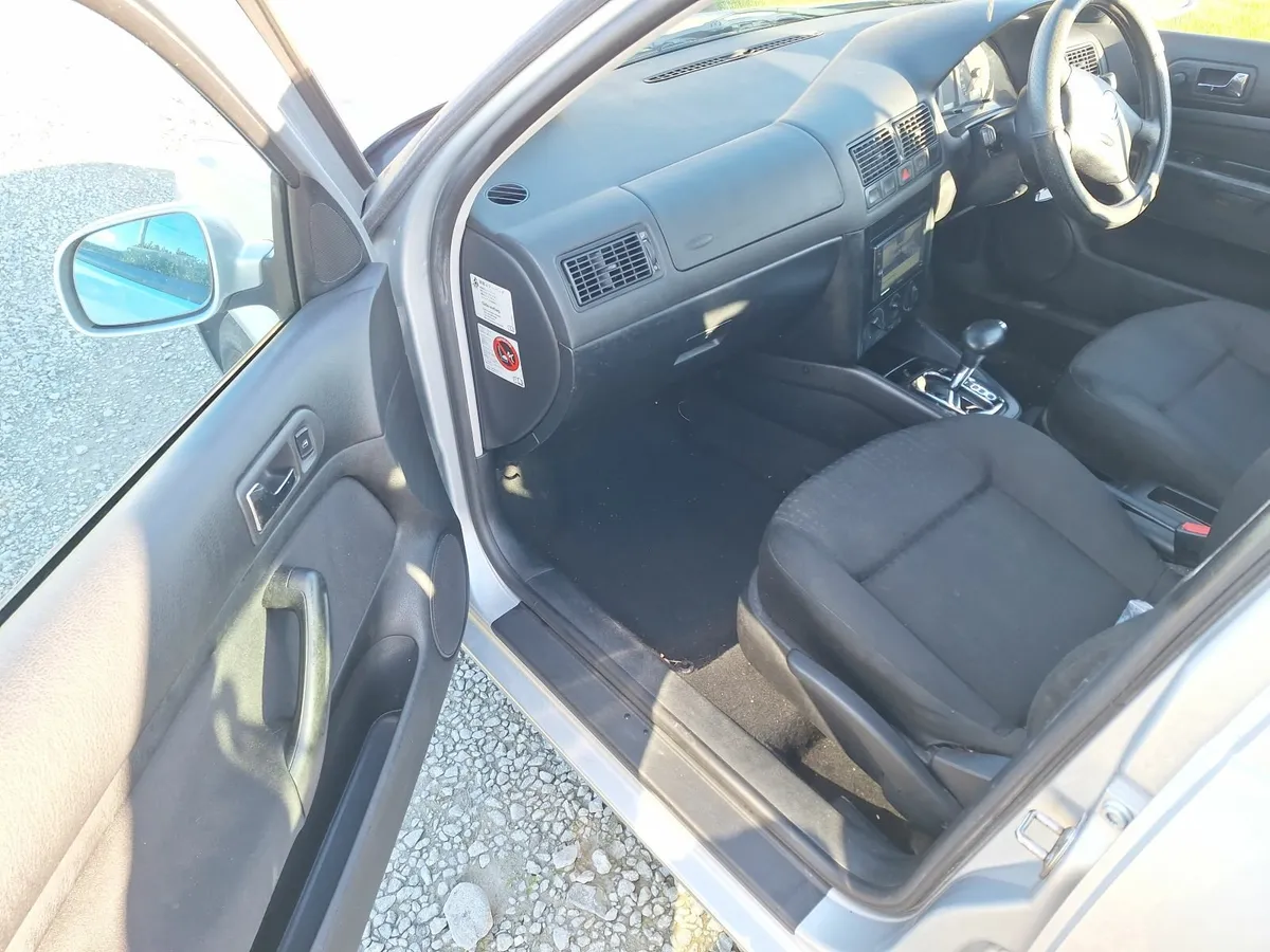 Volkswagen Golf 2001 - Image 4