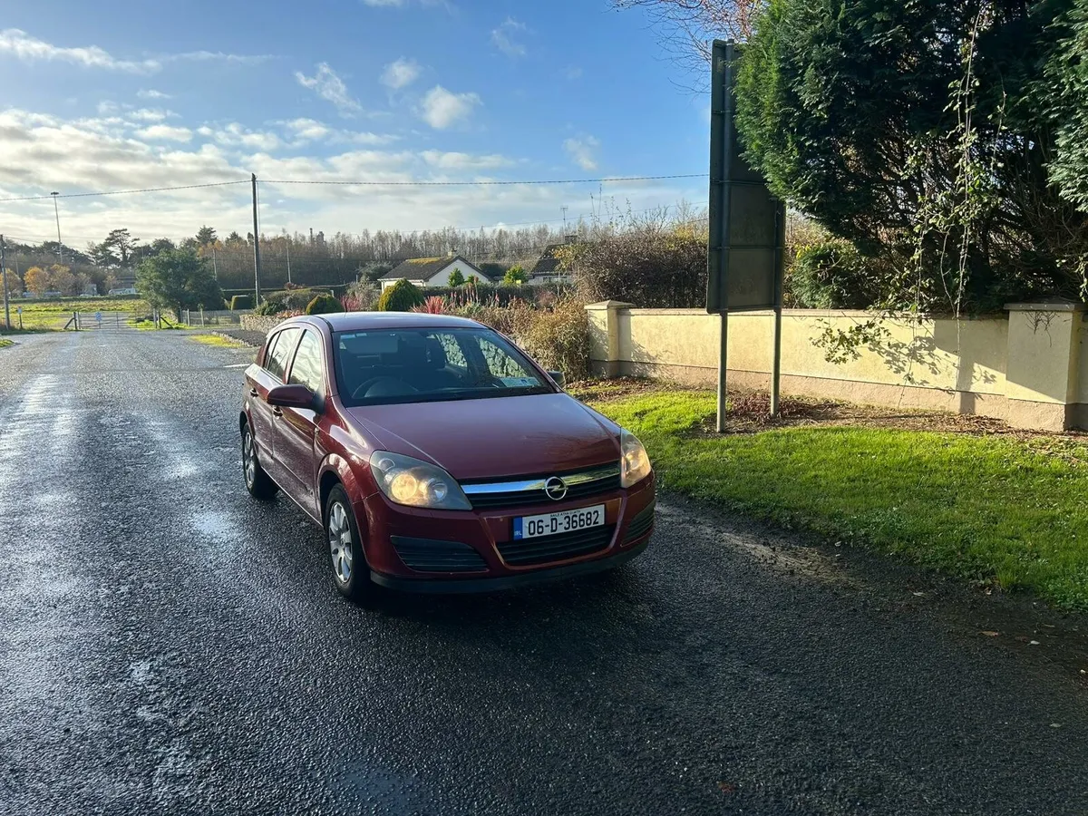 Opel Astra club 1.4i, NCT and Tax - Image 2