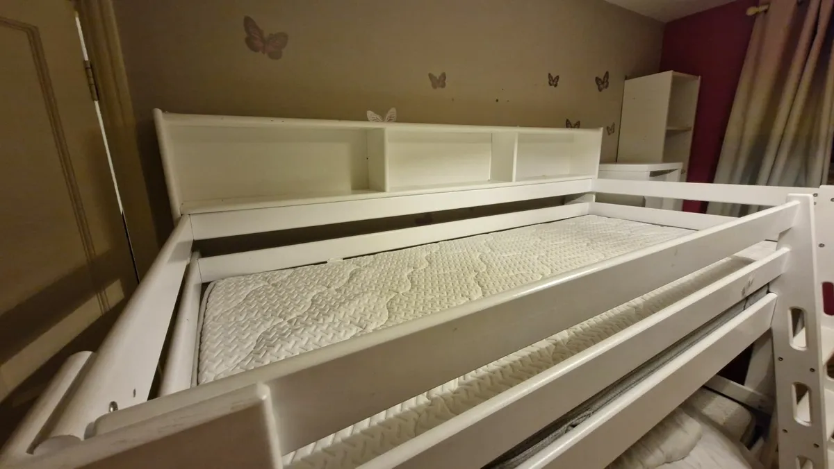 Bunk beds with shelves - Image 1