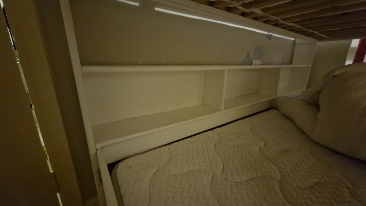 Bunk beds with shelves - Image 3