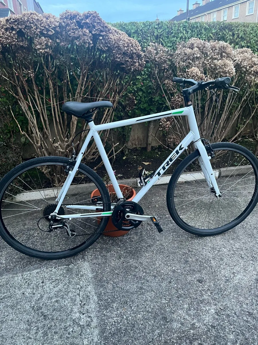 Men Trek, FX2 , Hybrid bike. - Image 2