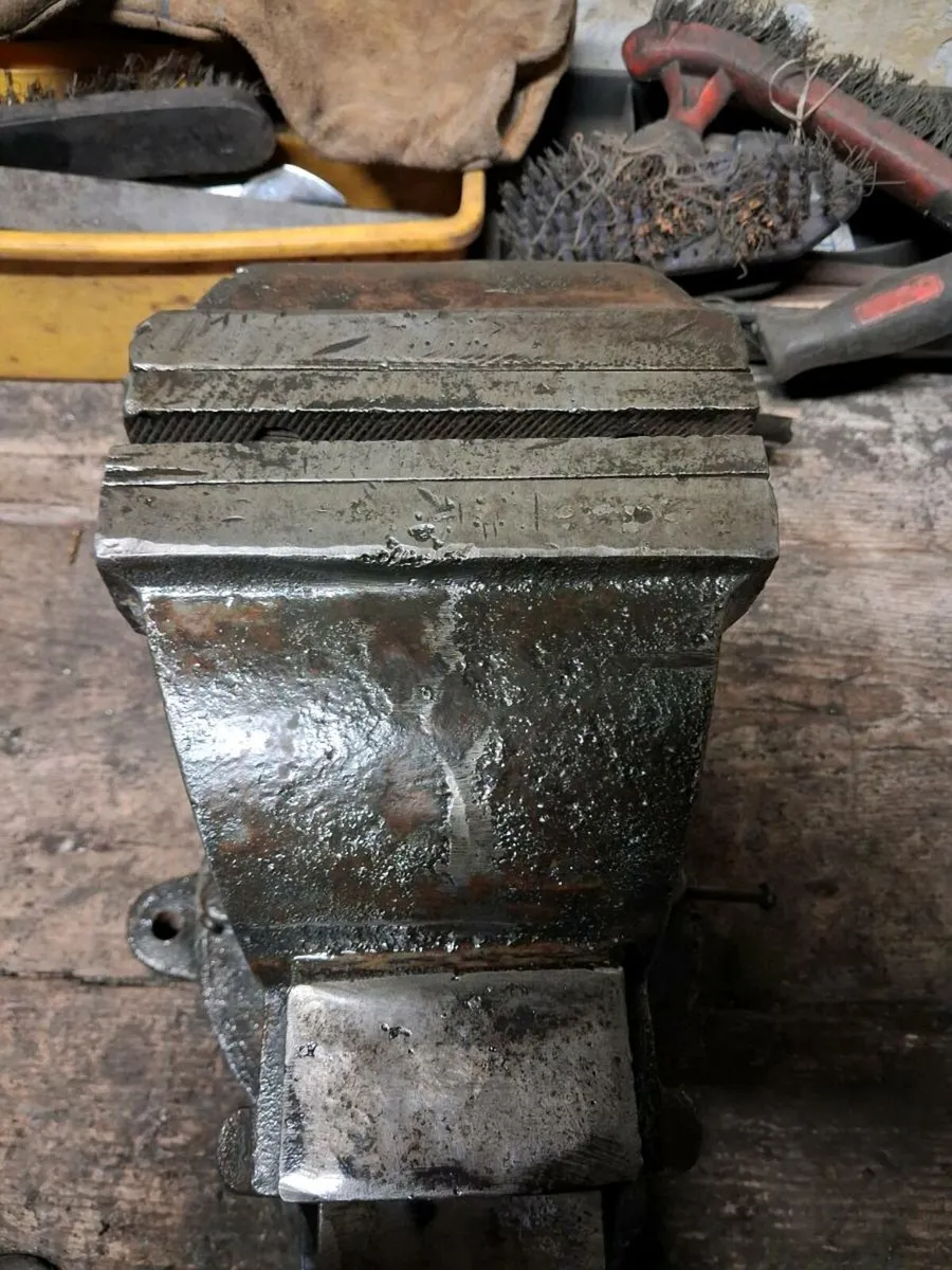 Vice with Swivel Base - Image 4