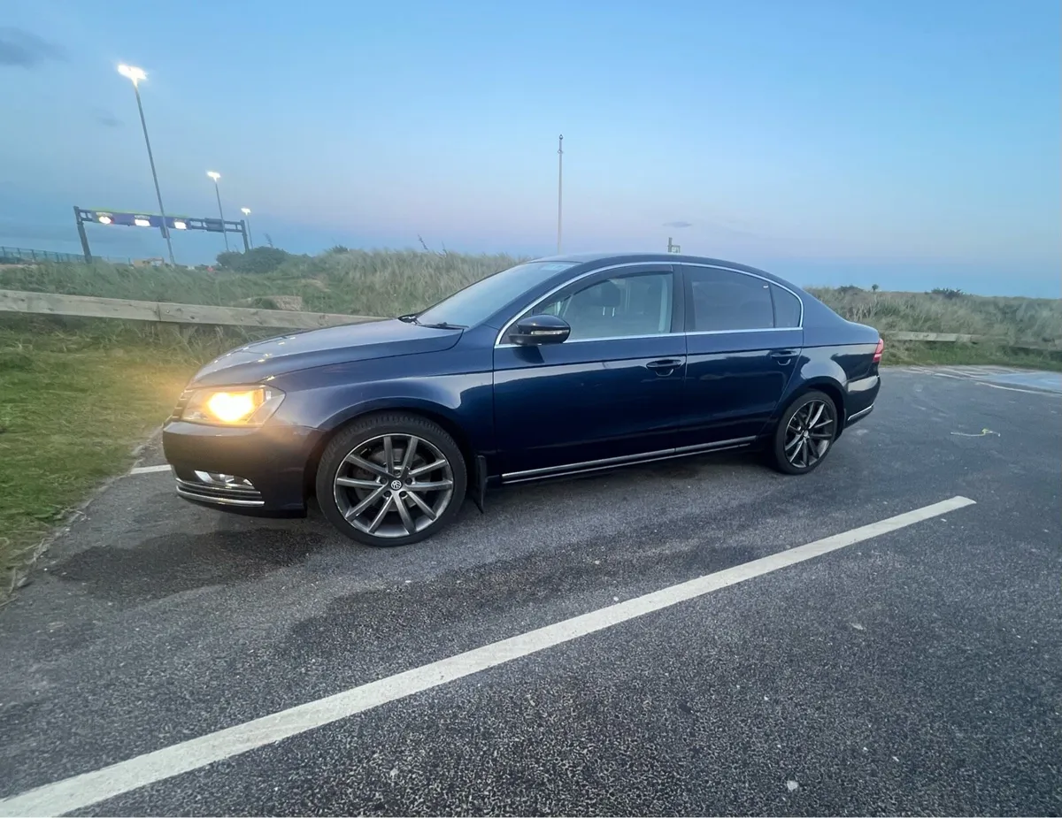 Volkswagen Passat - Image 1