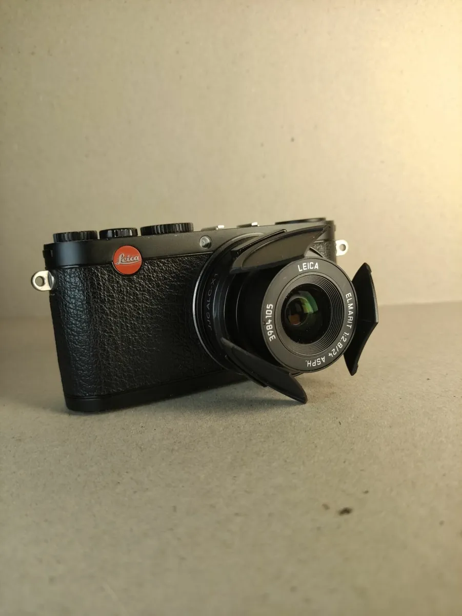 Leica X1 - Classic Black - Image 1