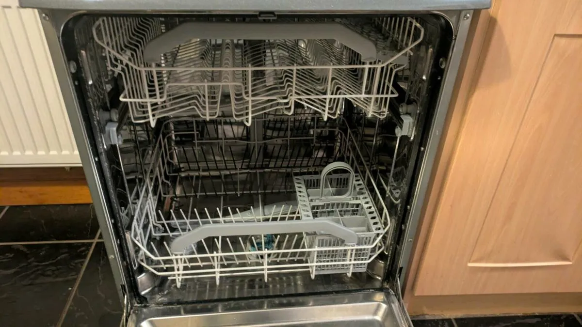 Dishwasher - Image 2