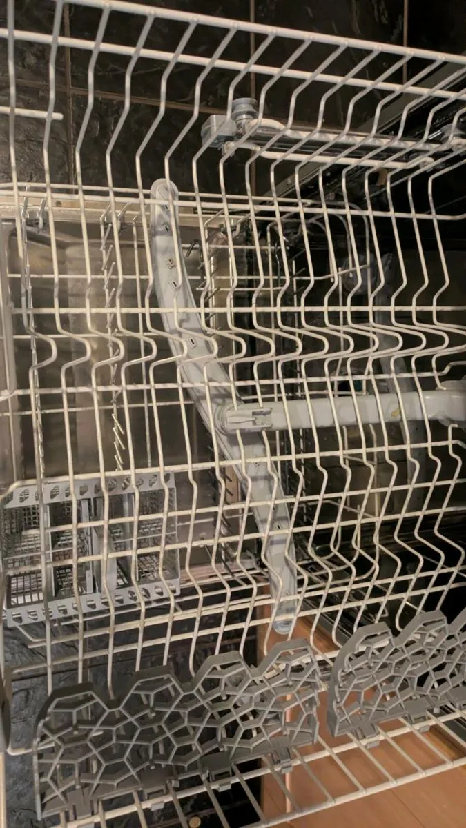 Dishwasher - Image 3
