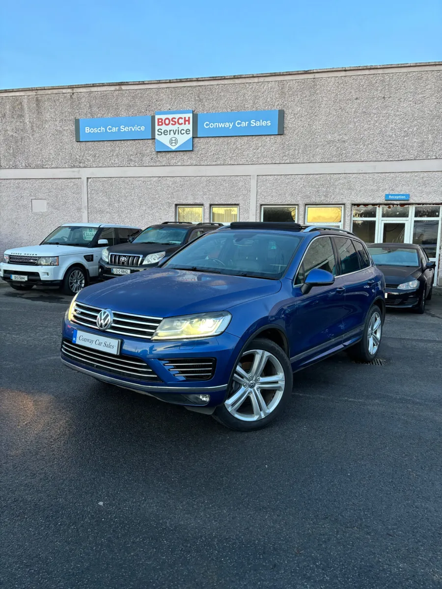 2017 Volkswagen Touareg 3.0 TDI R LINE//2 Seat Com - Image 3
