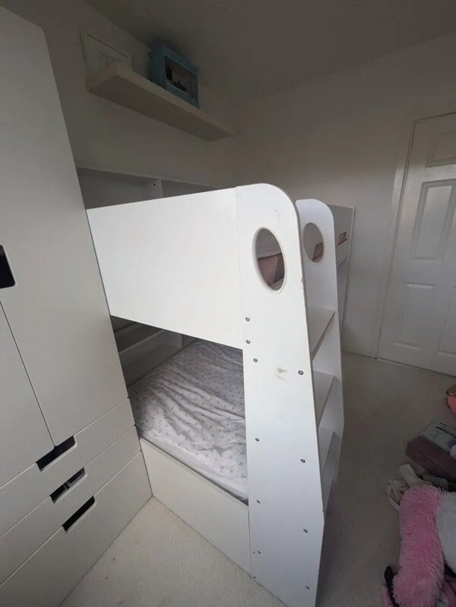 Wooden bunk bed - Image 2