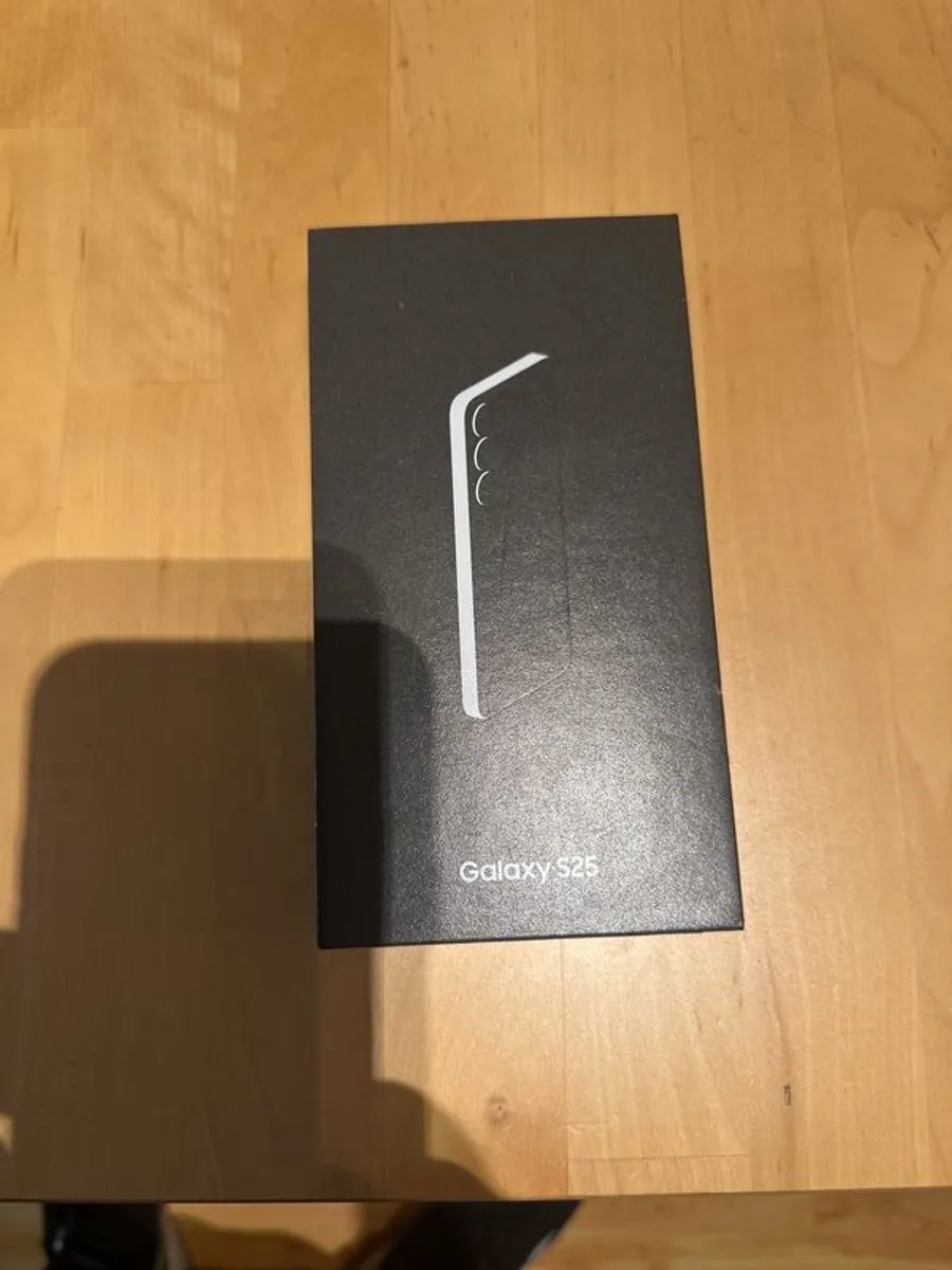 Samsung s25 256gb Unlocked New Sealed - Image 1