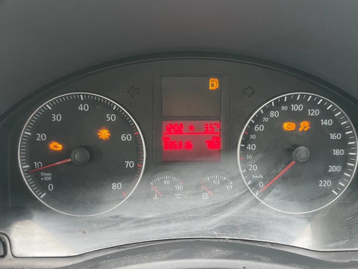 Volkswagen Golf - Image 1