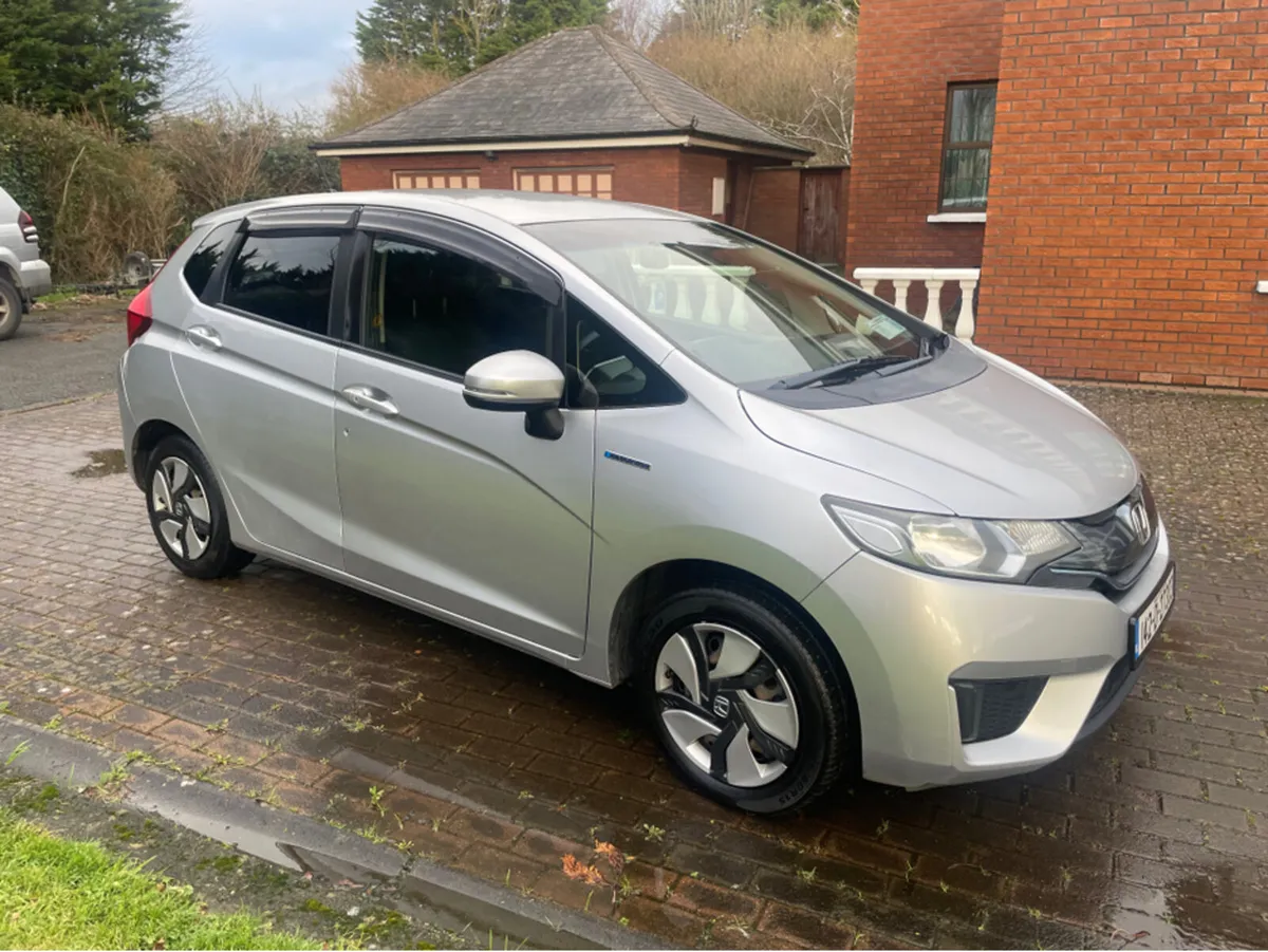 Honda Fit GP5 HYBRID 5DR AUTO DAA-GP5 - Image 2
