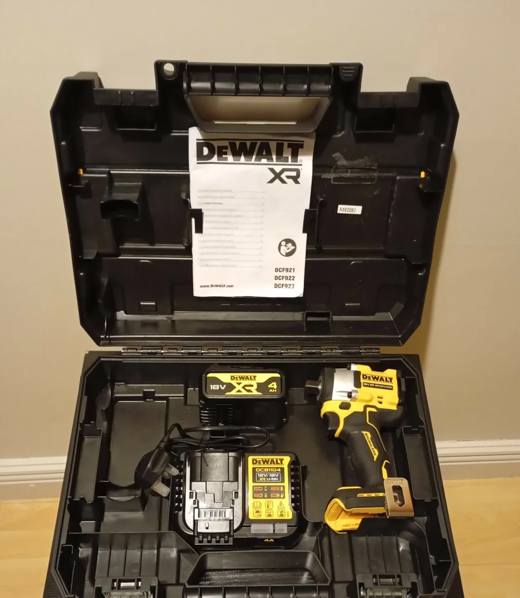 DeWalt  dcf922 Impact Wrench - Image 1