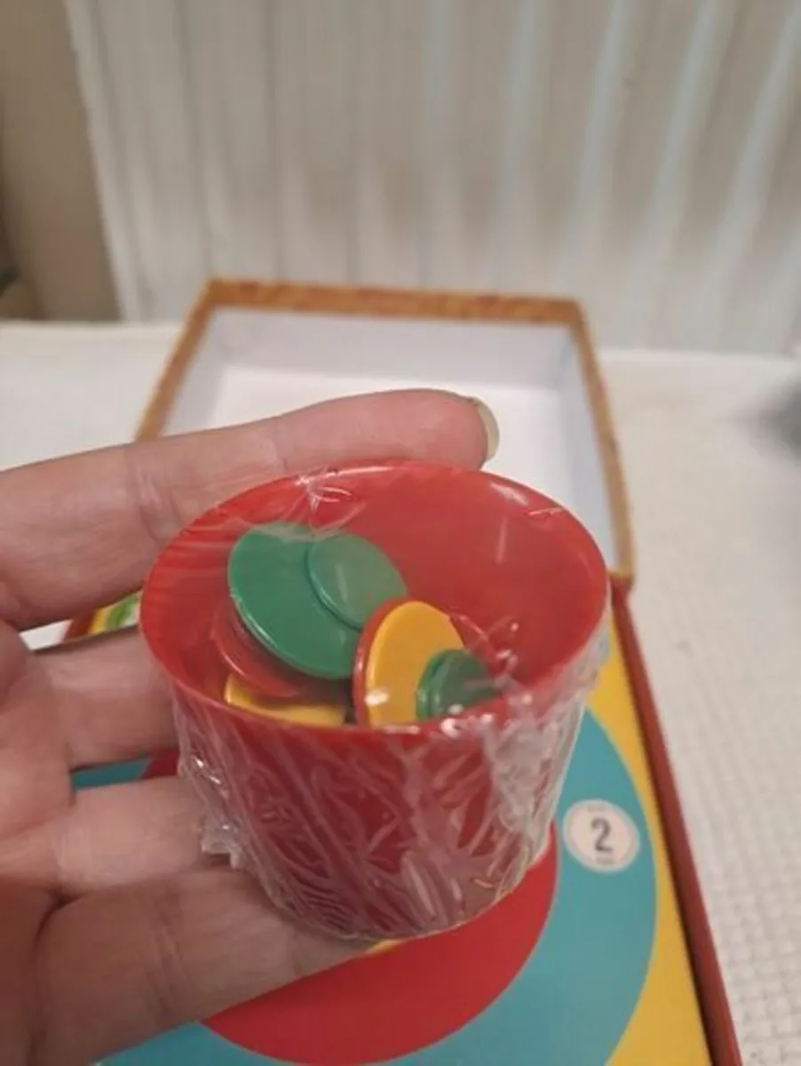 Vintage Traditional Tiddly Winks game - Image 2