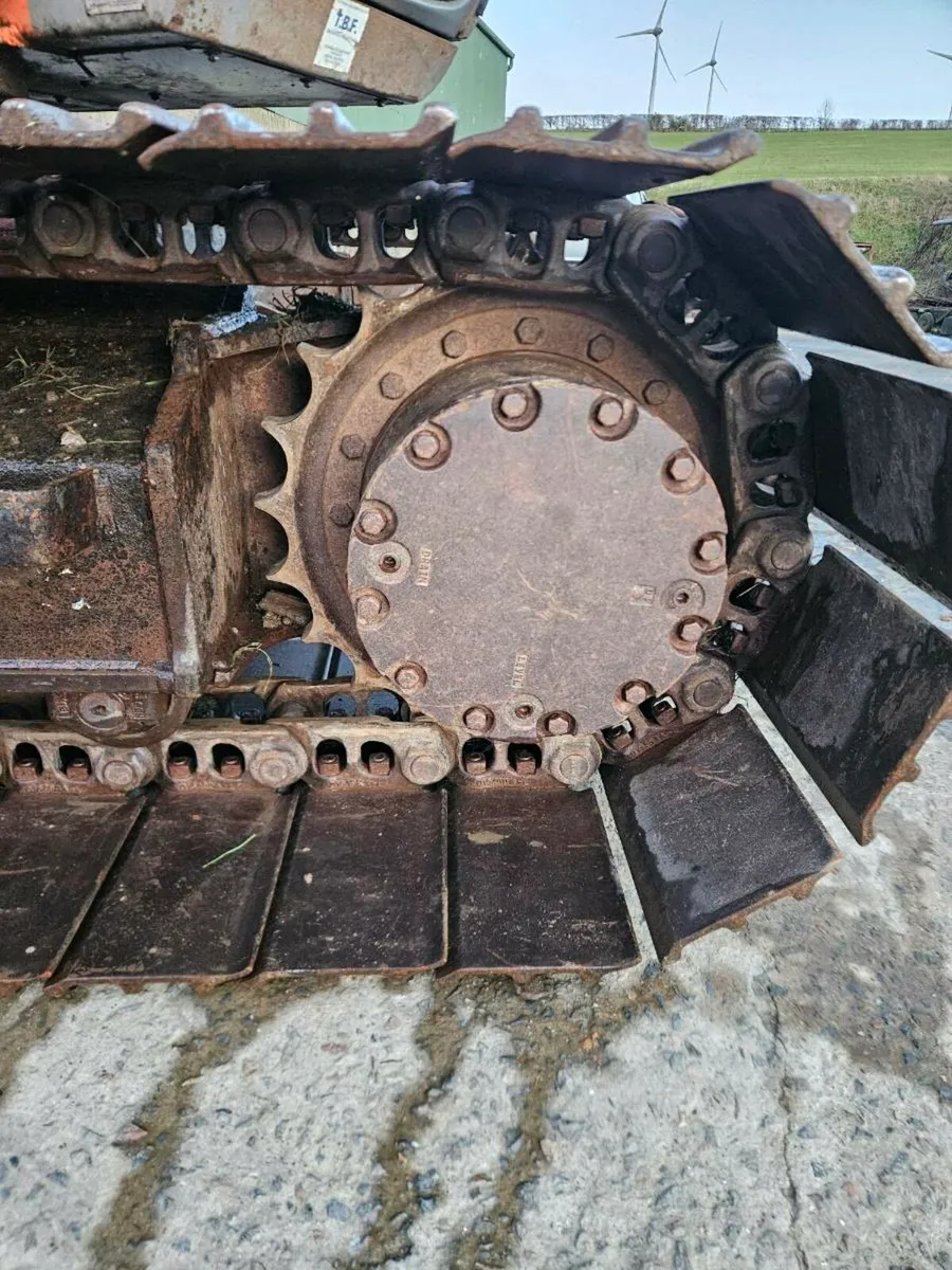 Digger tracks Hitachi zx 130 - Image 3