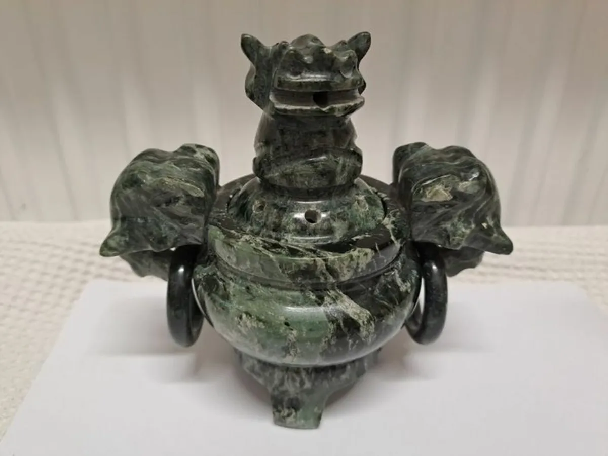 Hand-carved Jade incense burner - Image 1