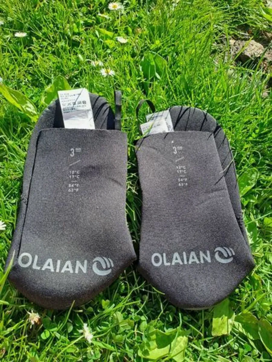 Olaian booties 5.5 to 6.5 - Image 2