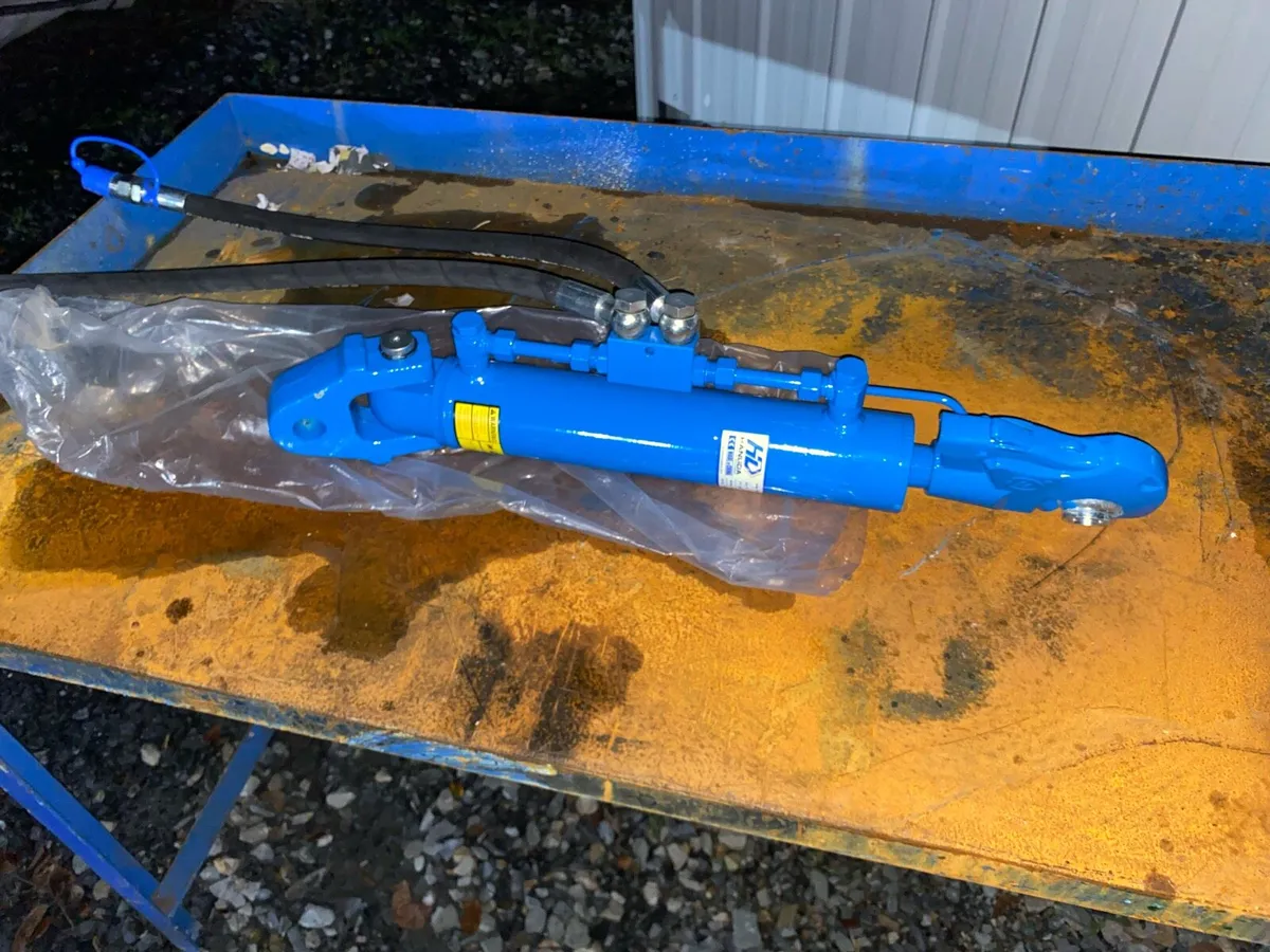 Hydraulic Top Link - Image 1