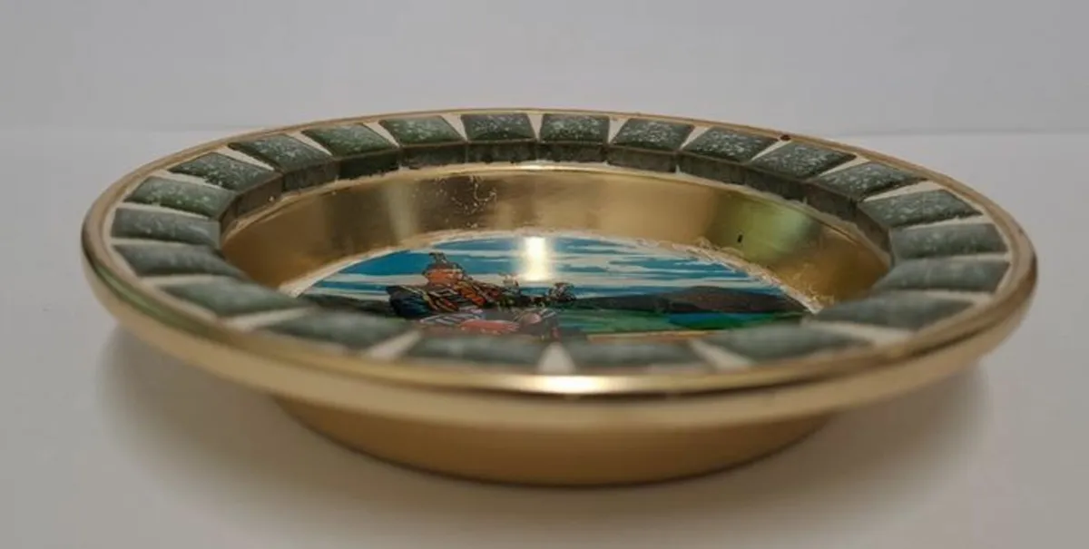 Vintage Scottish souvenir ashtray - Image 2