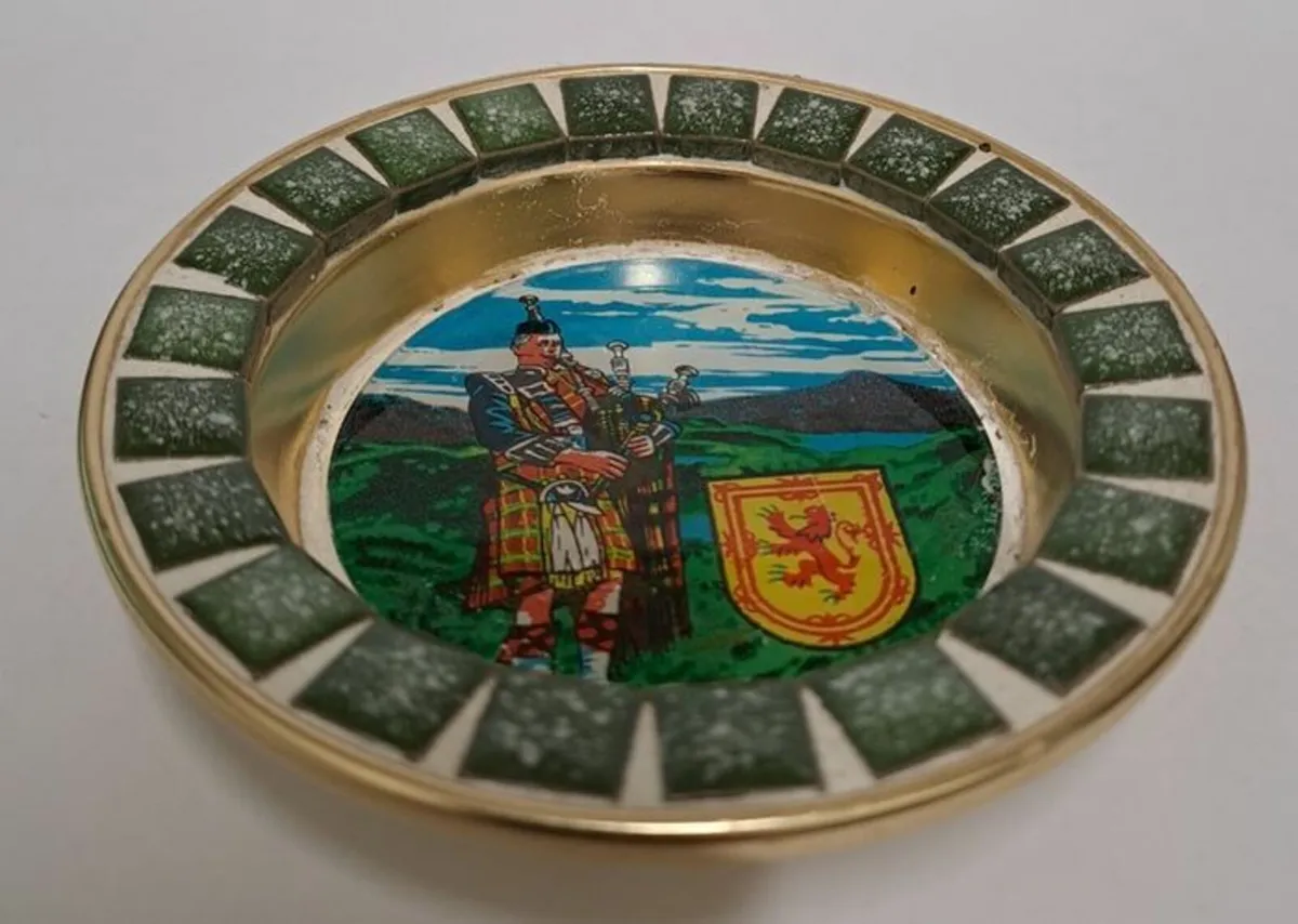 Vintage Scottish souvenir ashtray - Image 3