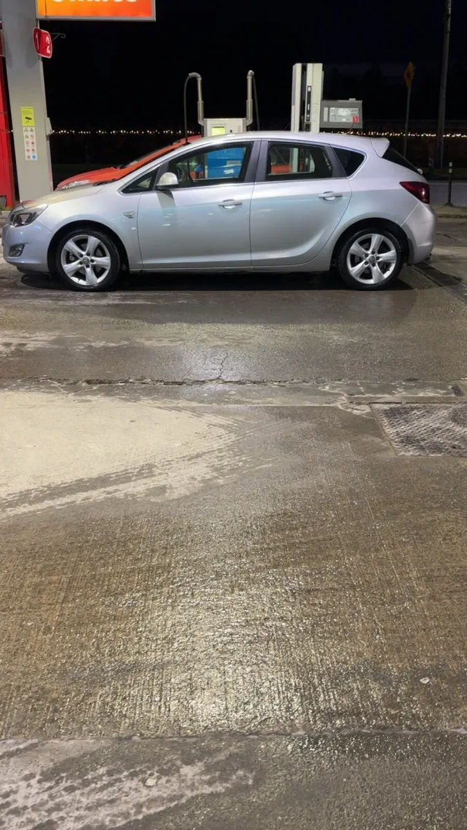 Vauxhall Astra - Image 1