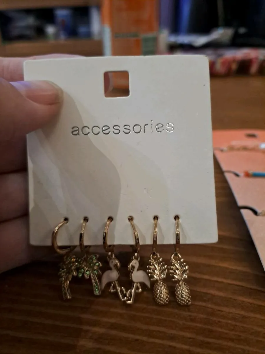 Jewellery earrings and necklaces - Image 2