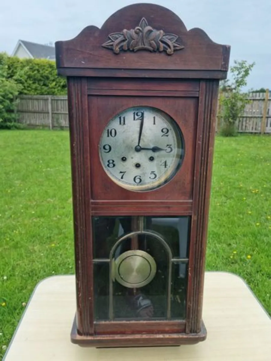 Large wall clock - Image 1