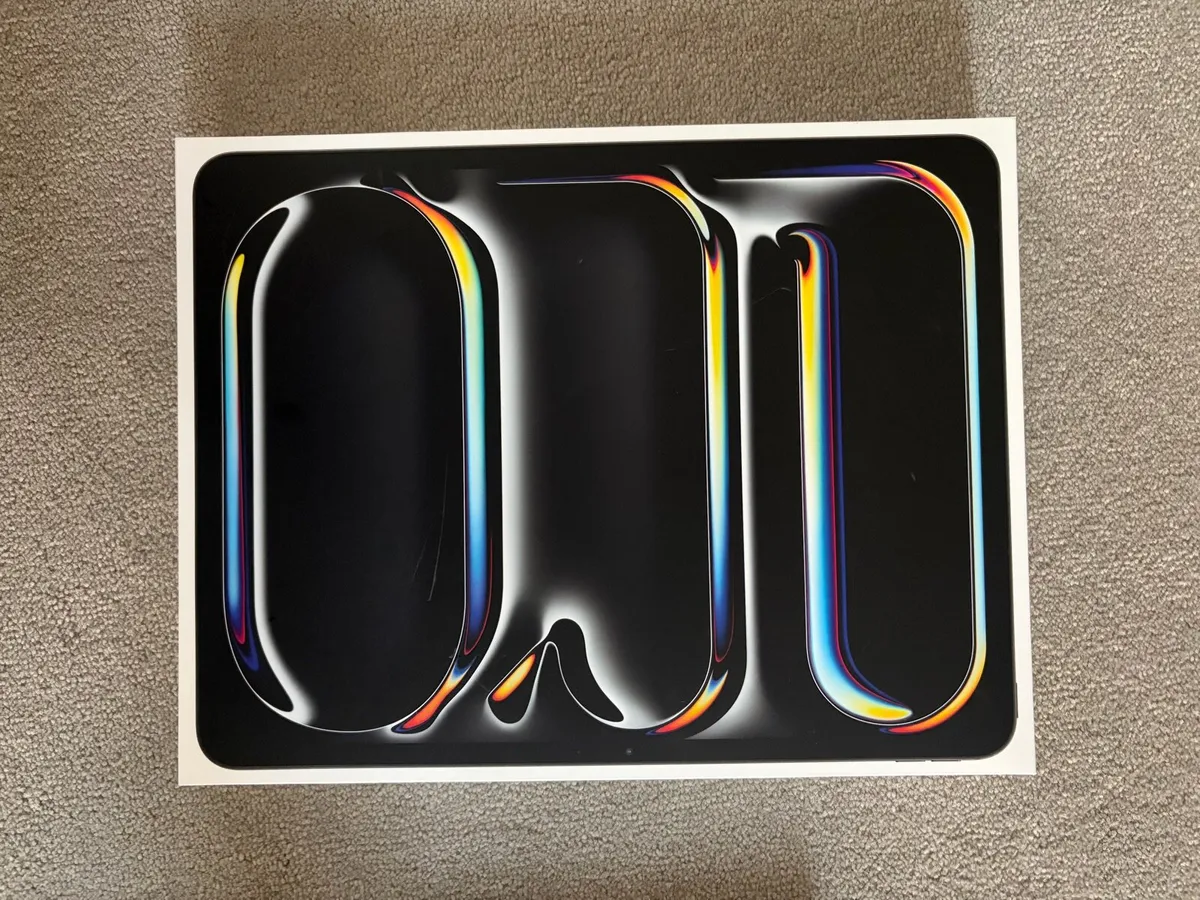 iPad 13 inch, 256 GB, M5 2025, WiFi & Cellular - Image 1