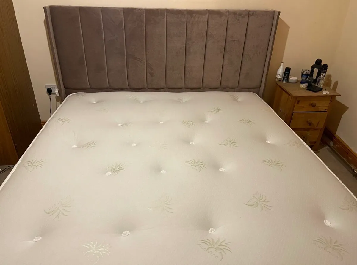 Superking Mink Velvet Bed With Mattress - Image 2