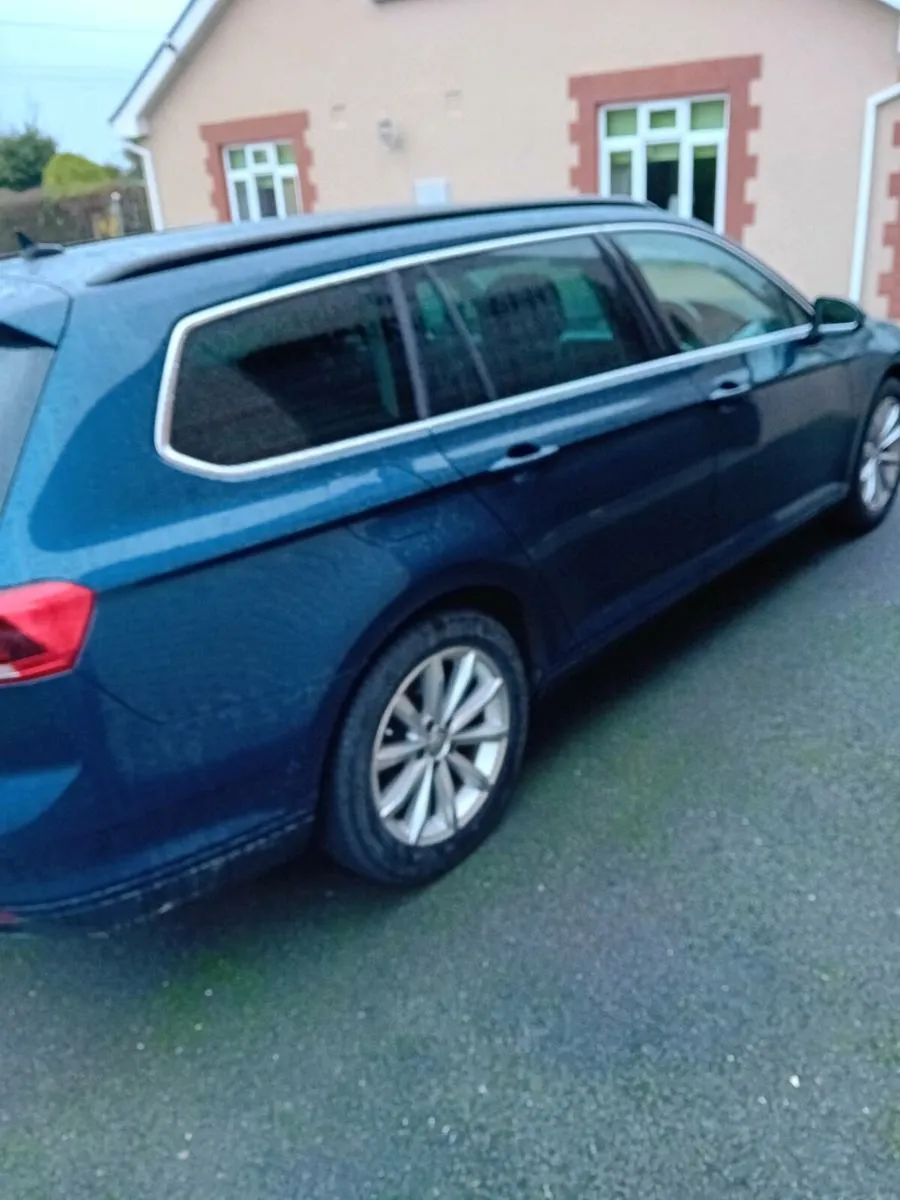 Volkswagen Passat Estate - Image 2