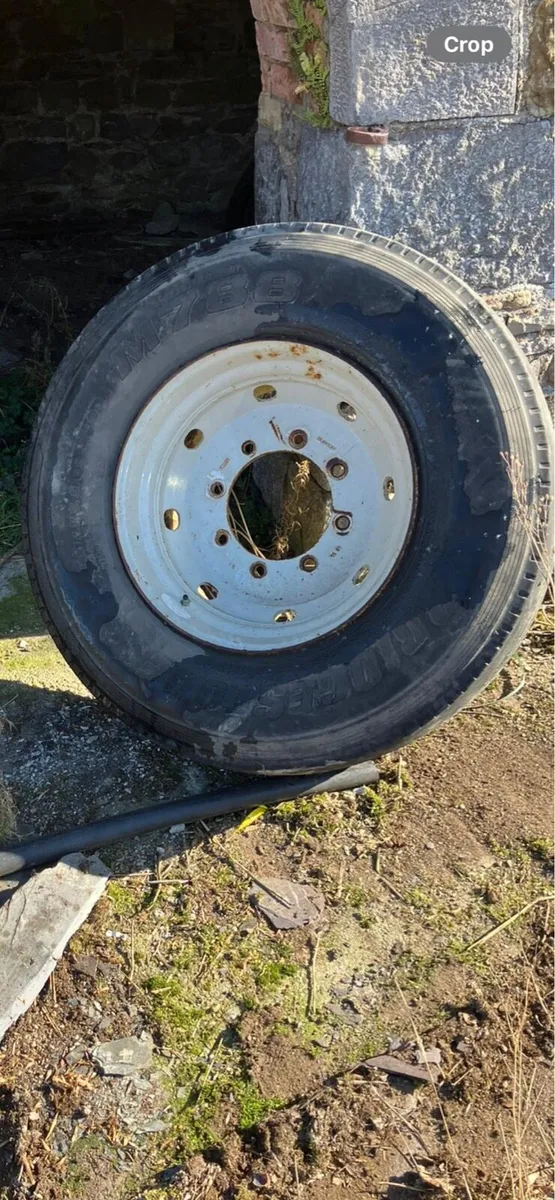 Super single wheel and tyre - Image 1