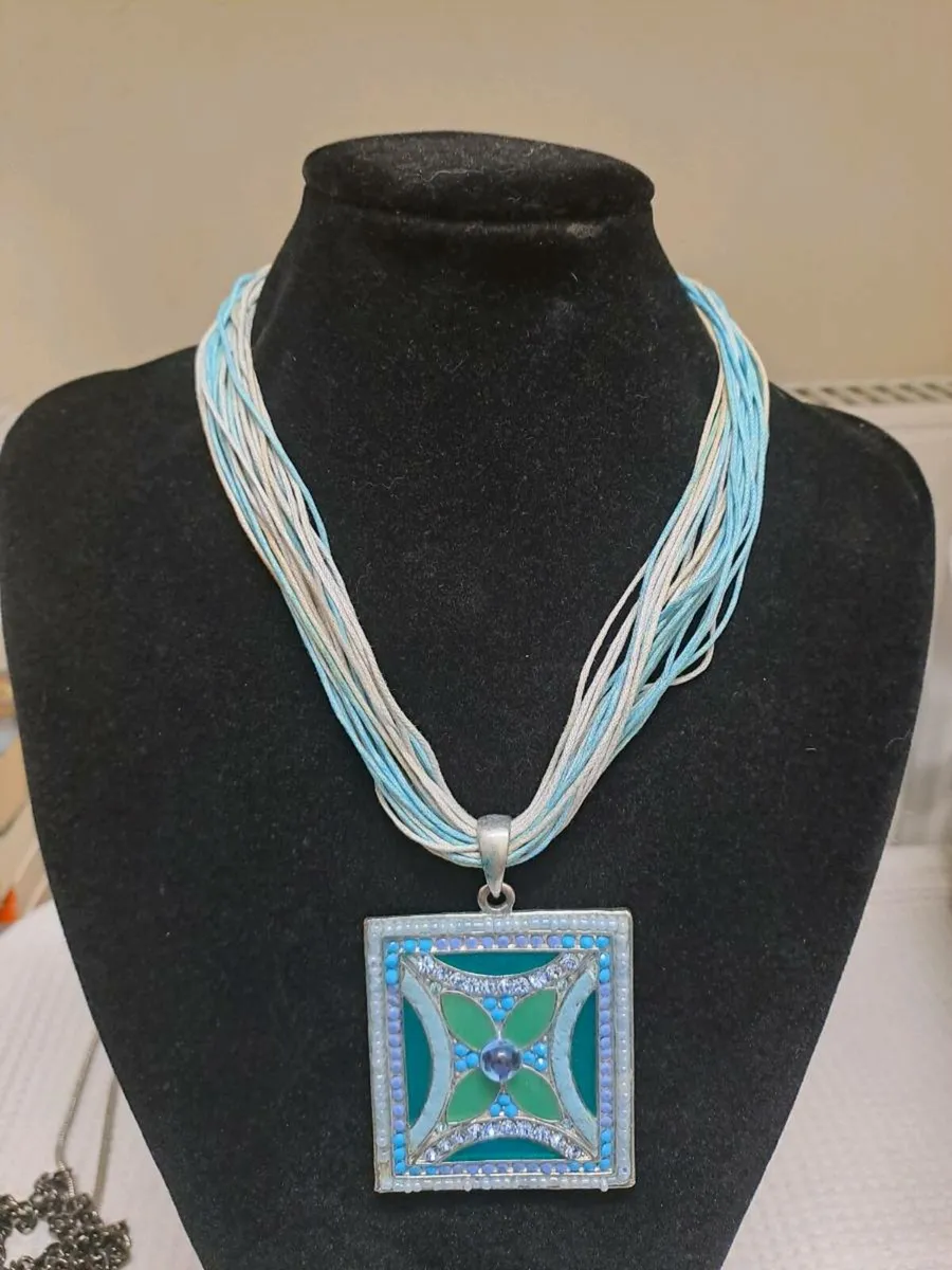 Modern evening style necklace bundle - Image 4