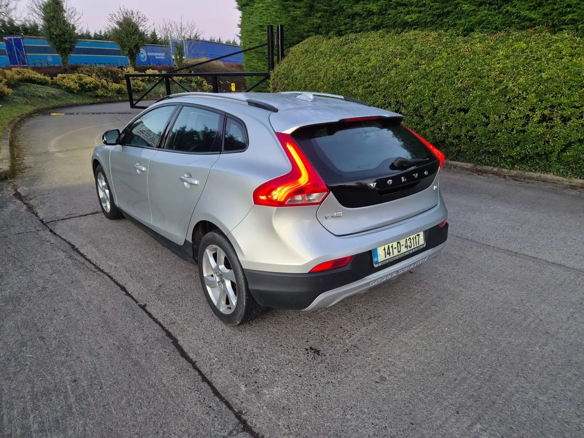 Volvo V40 2014 - Image 4