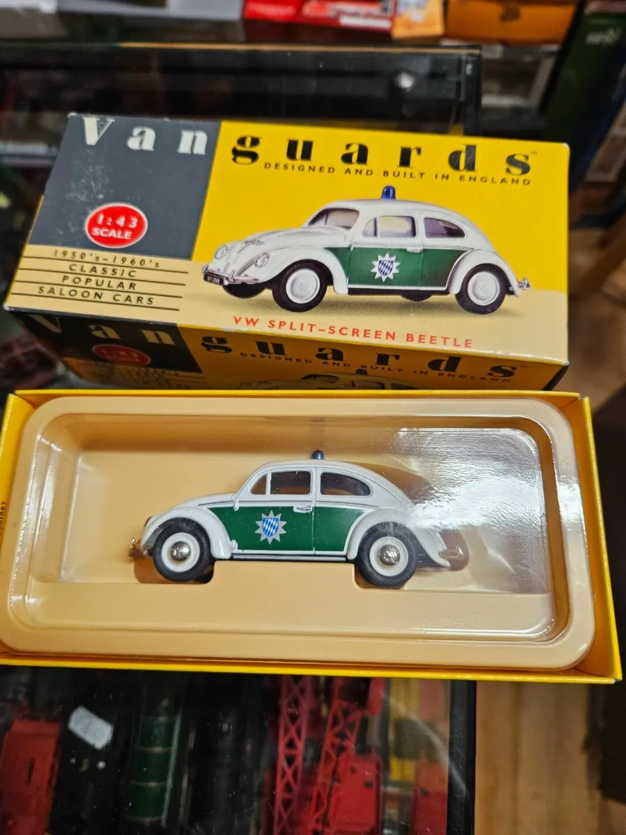 Corgi Vanguards VW Beetle Police Car - Image 2
