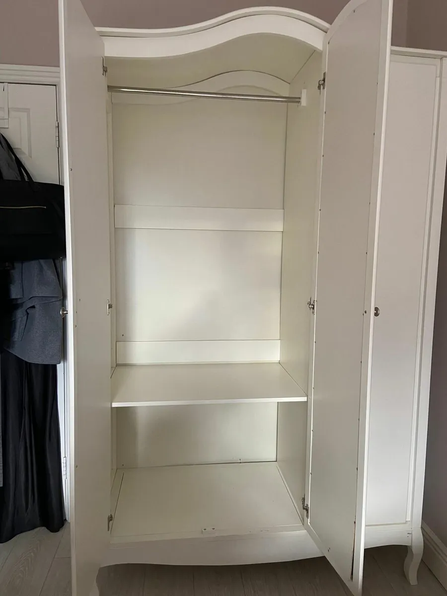 Wardrobe - Image 3