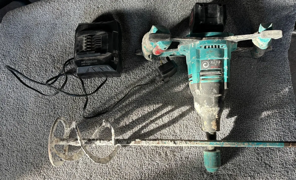 Tiling - cordless mixer - Image 1