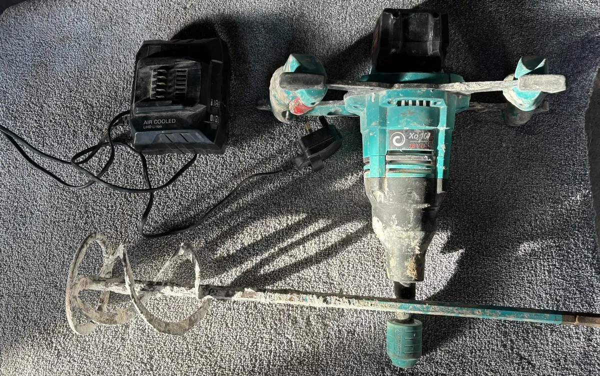 Tiling - cordless mixer - Image 4