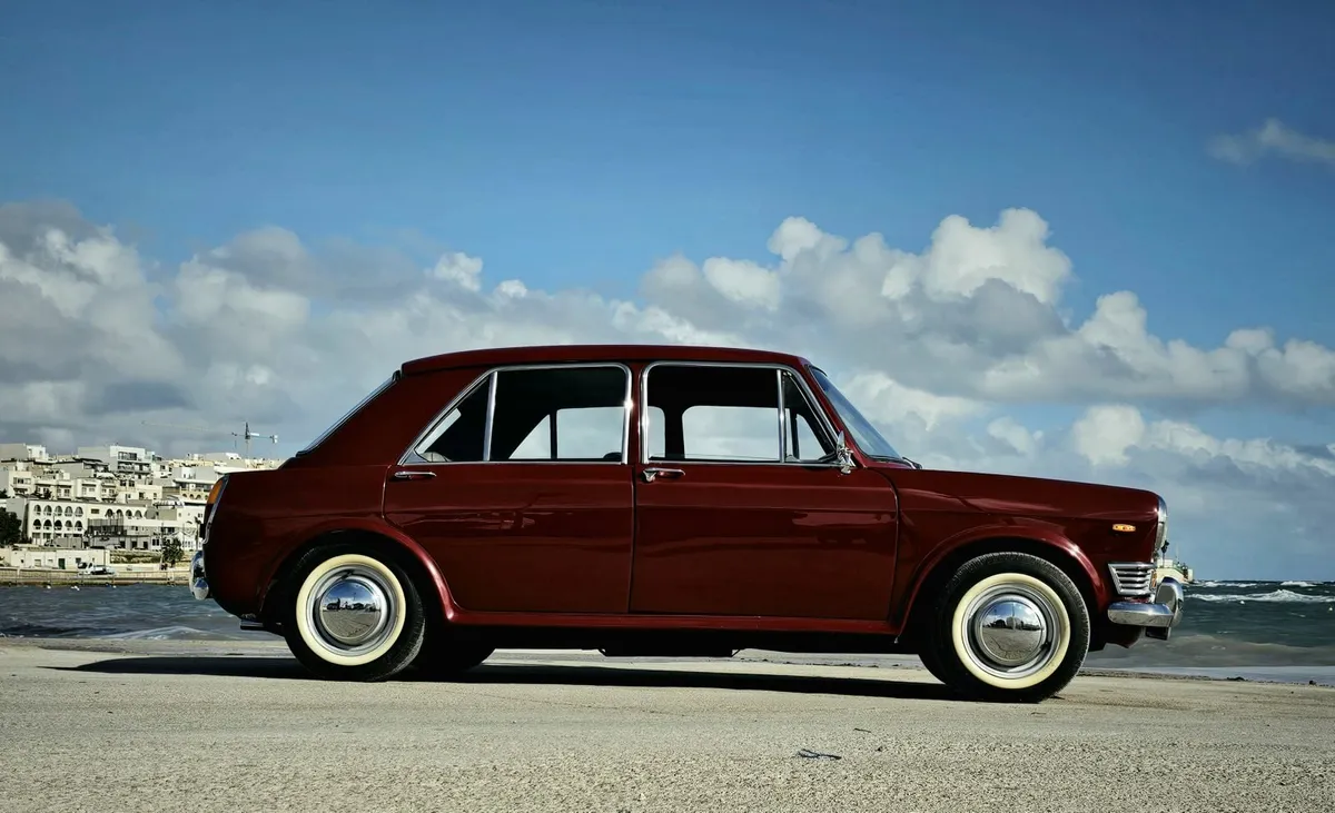 RILEY KESTREL - Image 4