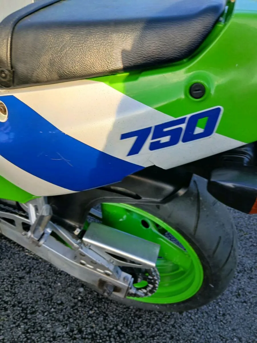 Motorcycle - Image 4