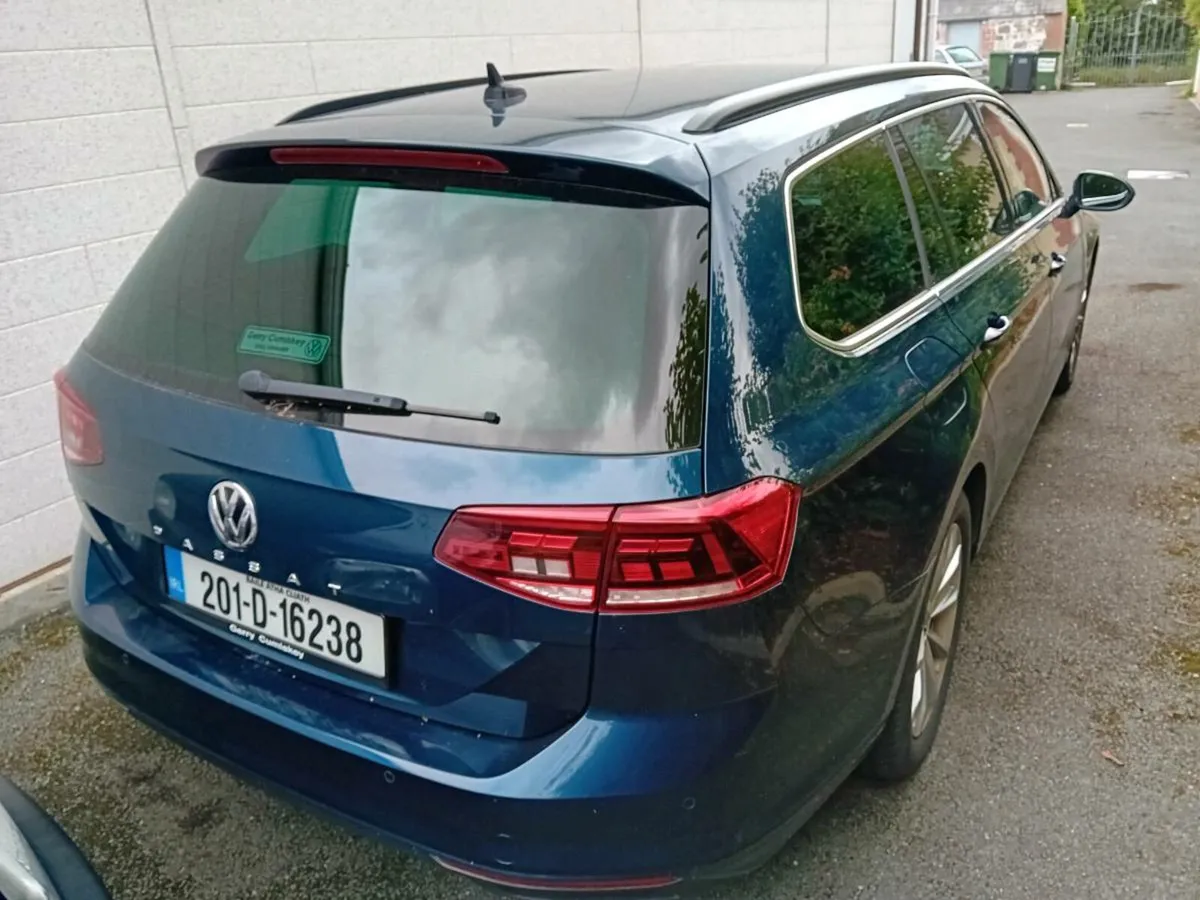 Volkswagen Passat Estate - Image 1