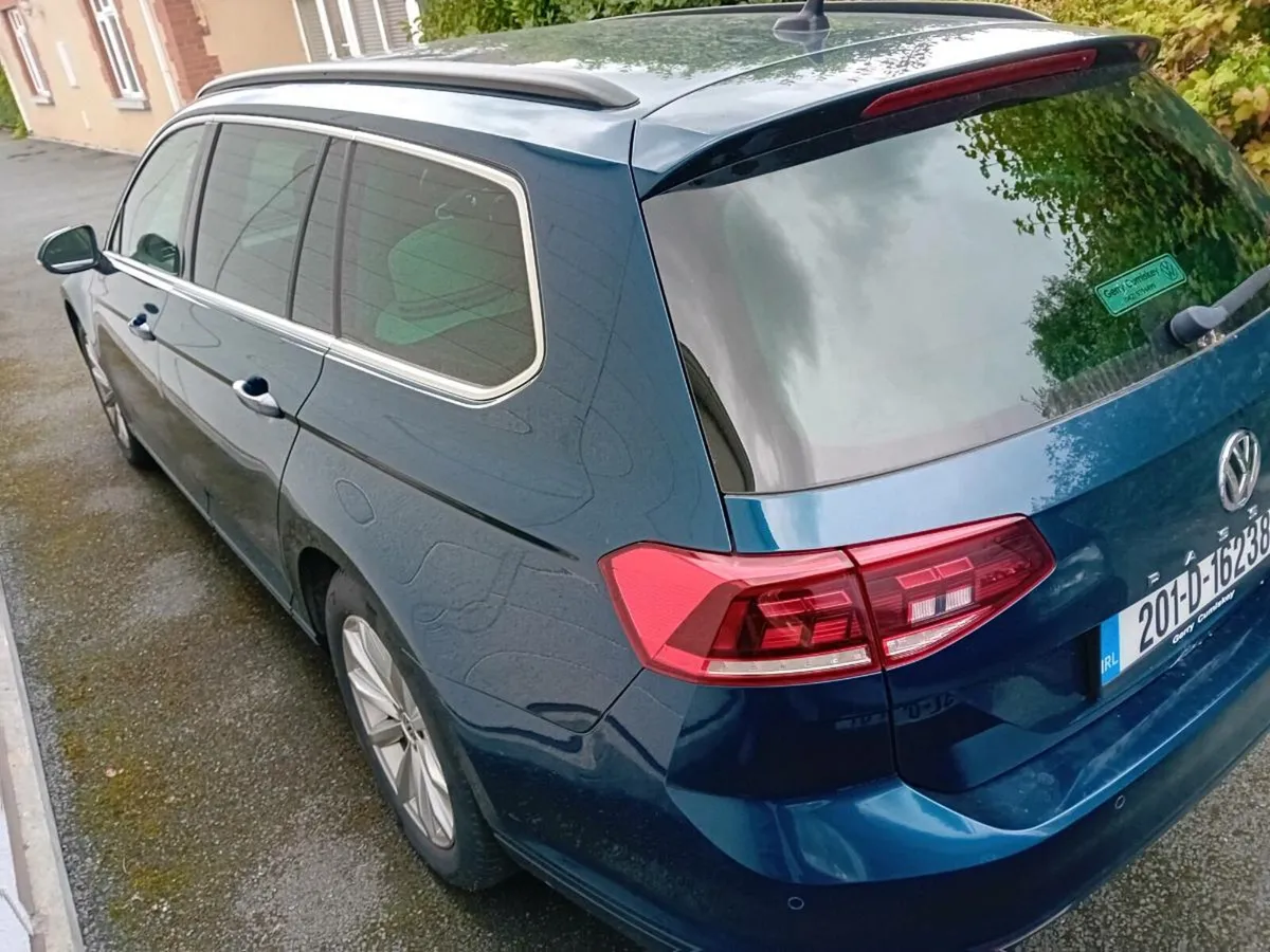 Volkswagen Passat DSG Auto Diesel Estate 201 D - Image 3